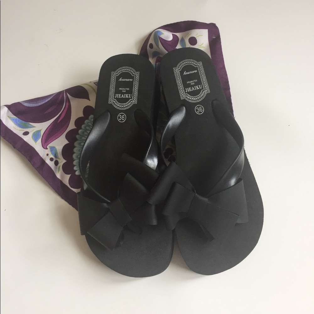 Women's new beautiful flip flops 🖤🖤🖤